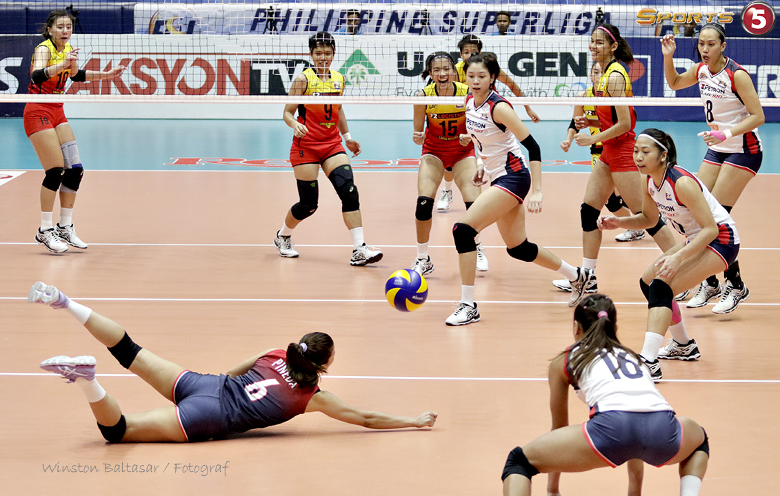 _S1A1630 Petron libero Bang Pineda with one of her spectacular saves
